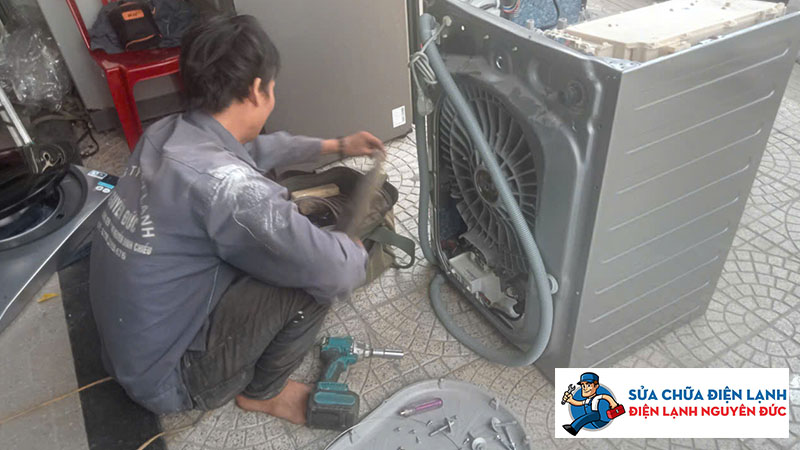 sua-may-giat-ch-khach-dienlanhnguyenduc